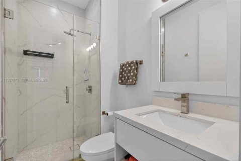 Touwnhouse à vendre à Miami, Floride: 3 chambres, 117.06 m2 № 1994998 - photo 28