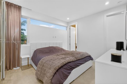 Touwnhouse à vendre à Miami, Floride: 3 chambres, 117.06 m2 № 1994998 - photo 24