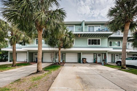 Condo in Indian Rocks Beach, Florida, 3 bedrooms  № 1593512 - photo 2