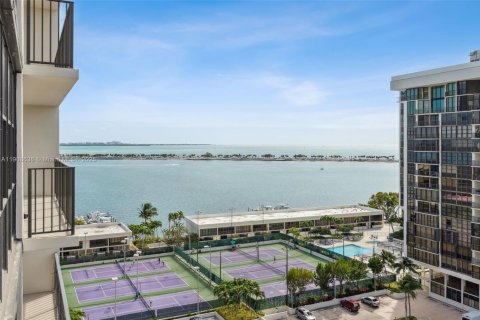 Condo in Miami, Florida, 2 bedrooms  № 2052734 - photo 3