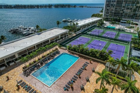 Condo in Miami, Florida, 2 bedrooms  № 2052734 - photo 24