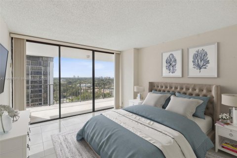 Condo in Miami, Florida, 2 bedrooms  № 2052734 - photo 17