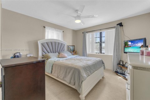 Купить виллу или дом в Майами, Флорида 4 спальни, 249.72м2, № 2048254 - фото 16