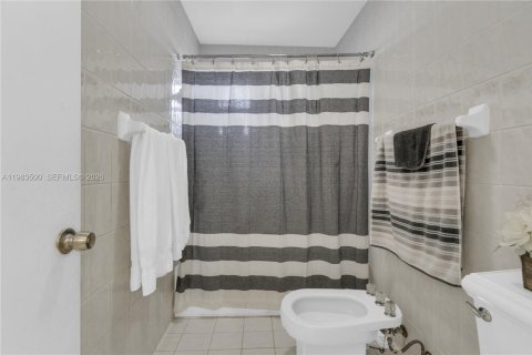 Купить виллу или дом в Майами, Флорида 4 спальни, 249.72м2, № 2048254 - фото 22