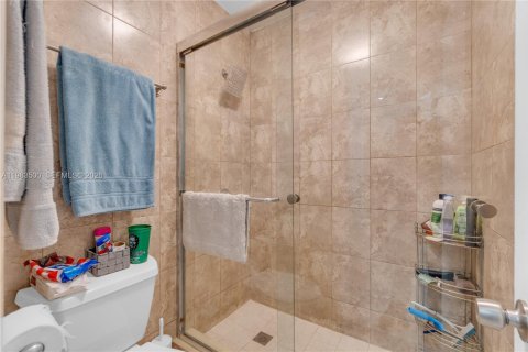 Купить виллу или дом в Майами, Флорида 4 спальни, 249.72м2, № 2048254 - фото 13