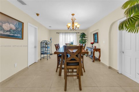 Купить виллу или дом в Майами, Флорида 4 спальни, 249.72м2, № 2048254 - фото 28