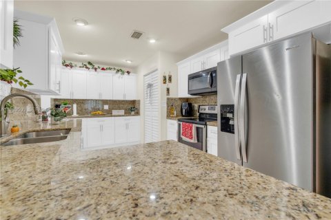 Купить виллу или дом в Майами, Флорида 4 спальни, 249.72м2, № 2048254 - фото 5