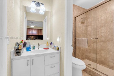 Купить виллу или дом в Майами, Флорида 4 спальни, 249.72м2, № 2048254 - фото 12