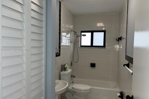 Снять в аренду виллу или дом в Майами, Флорида 3 спальни, 145.67м2, № 2006520 - фото 20