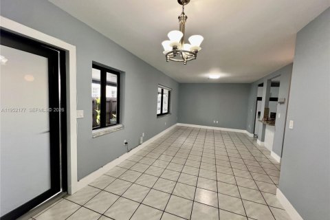 Снять в аренду виллу или дом в Майами, Флорида 3 спальни, 145.67м2, № 2006520 - фото 11