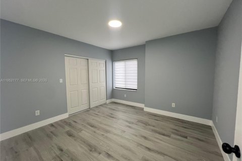 Снять в аренду виллу или дом в Майами, Флорида 3 спальни, 145.67м2, № 2006520 - фото 16