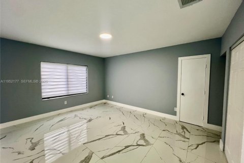 Снять в аренду виллу или дом в Майами, Флорида 3 спальни, 145.67м2, № 2006520 - фото 21