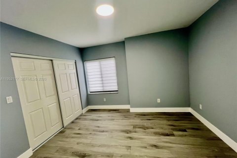 Снять в аренду виллу или дом в Майами, Флорида 3 спальни, 145.67м2, № 2006520 - фото 19