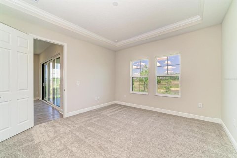 House in Zephyrhills, Florida 3 bedrooms, 142.51 sq.m. № 2137742 - photo 5