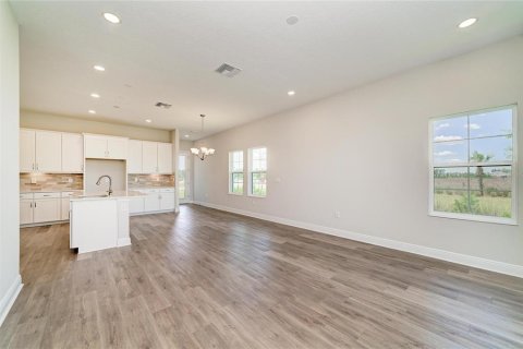 House in Zephyrhills, Florida 3 bedrooms, 142.51 sq.m. № 2137742 - photo 19