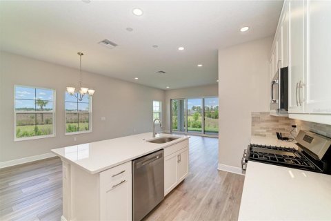 House in Zephyrhills, Florida 3 bedrooms, 142.51 sq.m. № 2137742 - photo 14