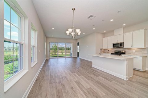 House in Zephyrhills, Florida 3 bedrooms, 142.51 sq.m. № 2137742 - photo 17