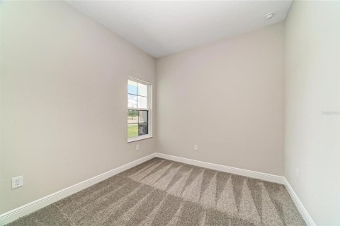 House in Zephyrhills, Florida 3 bedrooms, 142.51 sq.m. № 2137742 - photo 25