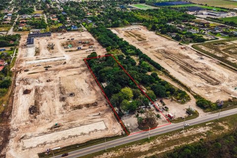 Купить коммерческую недвижимость в Хомстед, Флорида № 2034965 - фото 8