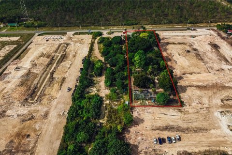 Купить коммерческую недвижимость в Хомстед, Флорида № 2034965 - фото 15