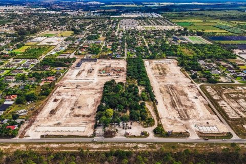 Купить коммерческую недвижимость в Хомстед, Флорида № 2034965 - фото 3