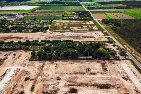 Купить коммерческую недвижимость в Хомстед, Флорида № 2034965 - фото 17