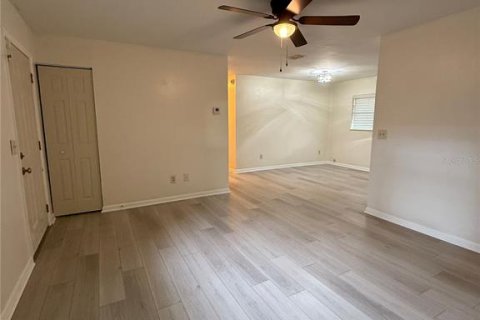 Casa en alquiler en Alachua, Florida, 3 dormitorios, 98.1 m2 № 1904131 - foto 6