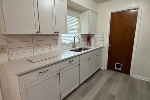 Casa en alquiler en Alachua, Florida, 3 dormitorios, 98.1 m2 № 1904131 - foto 12