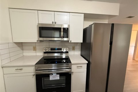 Casa en alquiler en Alachua, Florida, 3 dormitorios, 98.1 m2 № 1904131 - foto 15