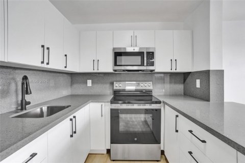 Villa ou maison à louer à Miramar, Floride: 3 chambres, 146.97 m2 № 1987378 - photo 22