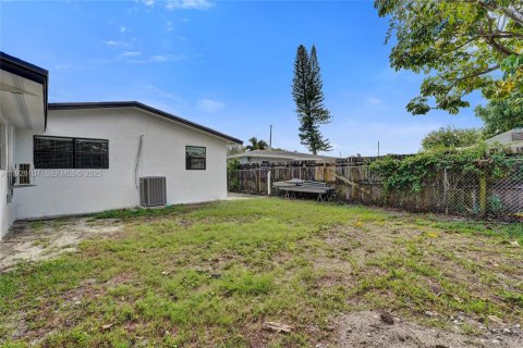 Villa ou maison à louer à Miramar, Floride: 3 chambres, 146.97 m2 № 1987378 - photo 9