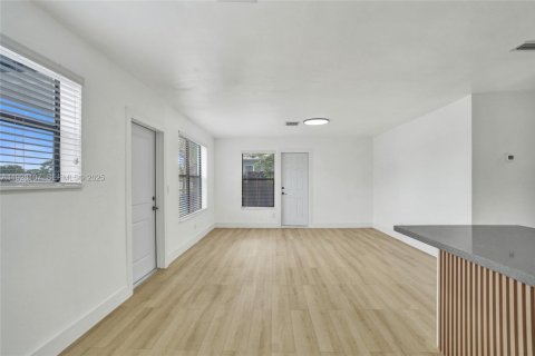 Villa ou maison à louer à Miramar, Floride: 3 chambres, 146.97 m2 № 1987378 - photo 13