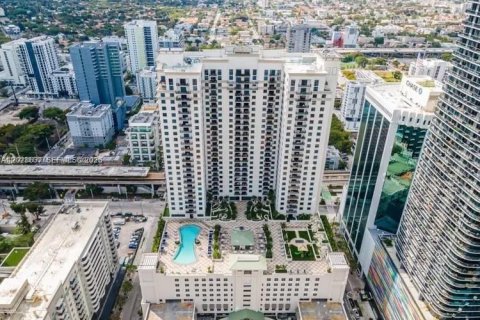 Condo in Miami, Florida, 2 bedrooms  № 2086293 - photo 2