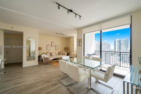 Condo in Miami, Florida, 2 bedrooms  № 2086293 - photo 6