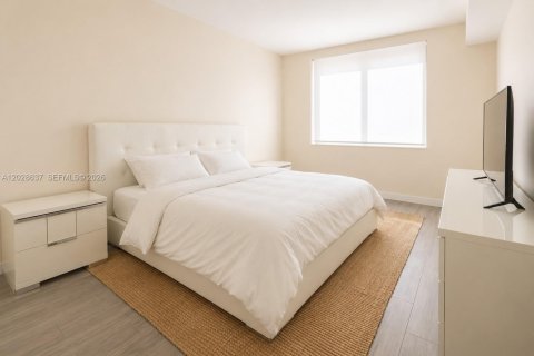 Condo in Miami, Florida, 2 bedrooms  № 2086293 - photo 12