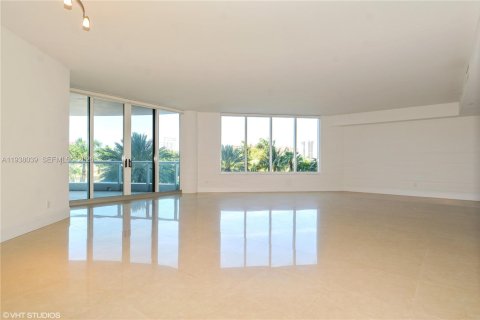 Copropriété à louer à Aventura, Floride: 3 chambres, 294.78 m2 № 1995921 - photo 4