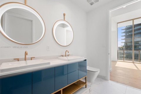 Condominio en venta en Miami, Florida, 1 dormitorio, 51.56 m2 № 2031419 - foto 14