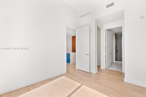 Condominio en venta en Miami, Florida, 1 dormitorio, 51.56 m2 № 2031419 - foto 20