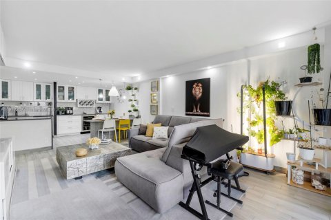 Copropriété à vendre à Boca Raton, Floride: 3 chambres, 95.78 m2 № 1969793 - photo 2