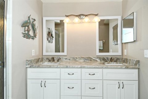 Condo in Sarasota, Florida, 2 bedrooms  № 2099468 - photo 29