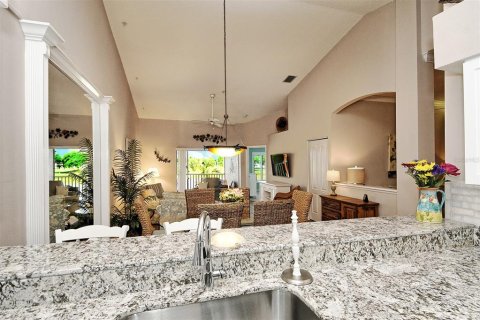 Condo in Sarasota, Florida, 2 bedrooms  № 2099468 - photo 25
