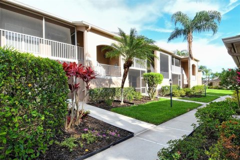Condo in Sarasota, Florida, 2 bedrooms  № 2099468 - photo 3