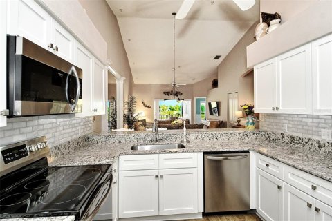 Condo in Sarasota, Florida, 2 bedrooms  № 2099468 - photo 24
