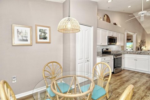 Condo in Sarasota, Florida, 2 bedrooms  № 2099468 - photo 21