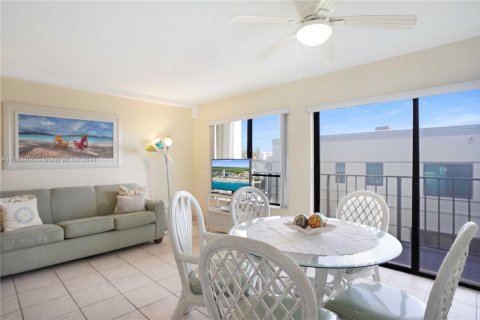 Copropriété à louer à Hollywood, Floride: 1 chambre, 47.57 m2 № 1708759 - photo 8