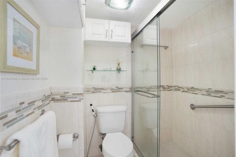 Copropriété à louer à Hollywood, Floride: 1 chambre, 47.57 m2 № 1708759 - photo 12