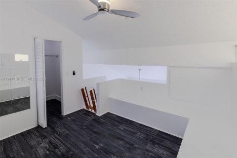 Снять в аренду таунхаус в Норт-Майами-Бич, Флорида 2 спальни, 174.66м2, № 2001068 - фото 30