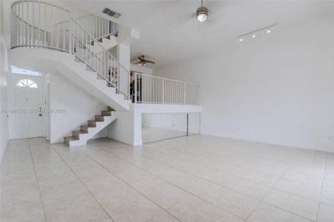 Снять в аренду таунхаус в Норт-Майами-Бич, Флорида 2 спальни, 174.66м2, № 2001068 - фото 8