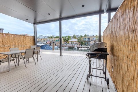 Снять в аренду таунхаус в Норт-Майами-Бич, Флорида 2 спальни, 174.66м2, № 2001068 - фото 3