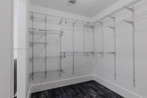 Снять в аренду таунхаус в Норт-Майами-Бич, Флорида 2 спальни, 174.66м2, № 2001068 - фото 18